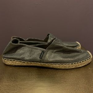 Joy & Mario Sz 8.5 Silver Metallic espadrille NWT